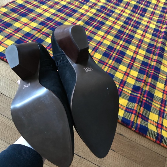 Frye Reina Cut Out Bootie Black Tumbled Nubuck - Picture 6 of 7